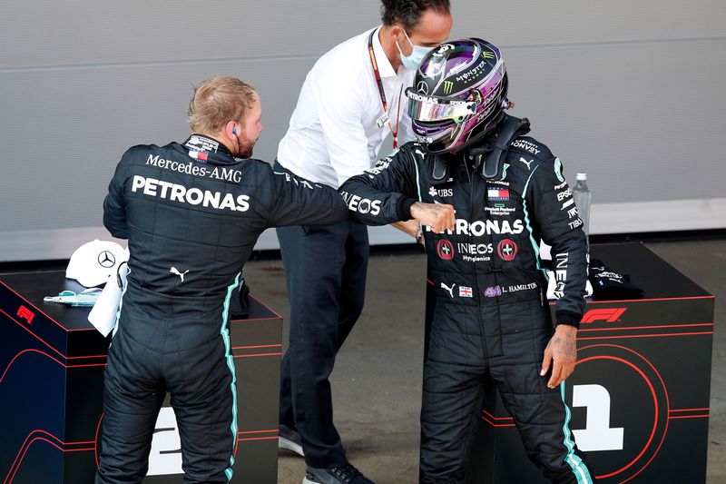 Hamilton logra la “pole” y Mercedes domina en la parrilla de salida del GP de España