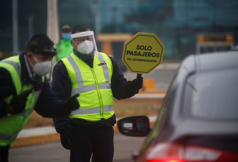 Economía peruana se contrae un 18% en junio, la cuarta baja mensual consecutiva por COVID-19