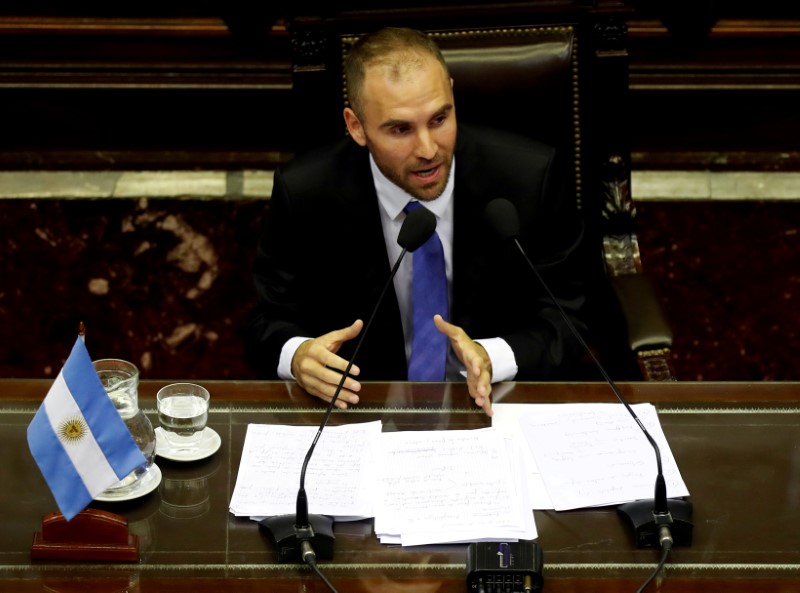 Argentina presenta a la SEC oferta revisada de deuda, recibe apoyo de bonistas