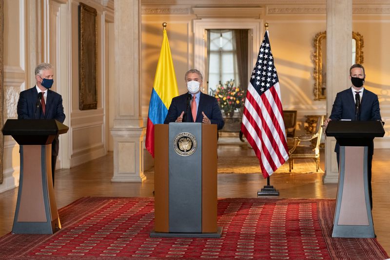 EEUU invertirá hasta 5.000 mln dlr en Colombia para impulsar el desarrollo y la seguridad