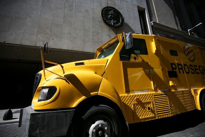 Bolsa argentina cae más de 4% en apertura, asimilando mermas de otros mercados tras feriado