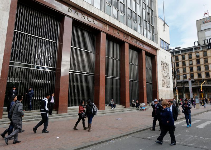 Colombia reporta salida de 525,9 mln dlr de inversión extranjera neta en julio
