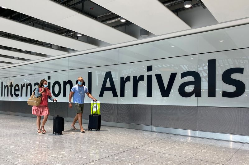 Reino Unido y el aeropuerto de Heathrow evalúan pruebas de descarte como alternativa a cuarentenas