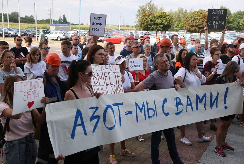 Lukashenko ordena poner fin a las protestas, la UE anuncia sanciones