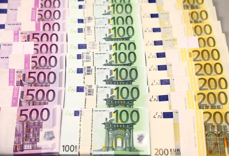 Euro retrocede tras superar los 1,20 dólares por toma de ganancias