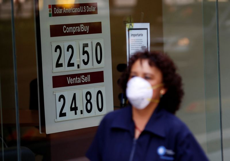 MERCADOS A.LATINA-Monedas y bolsas de valores suben a media sesión por mayor apetito global por el riesgo