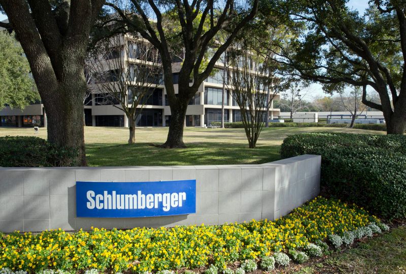 Schlumberger vende unidad de fracturación hidráulica porque precio del crudo estanca la demanda