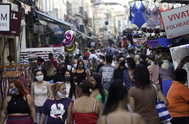 Brasil se aproxima a los 4 millones de casos de COVID-19; muertes alcanzan las 122.596