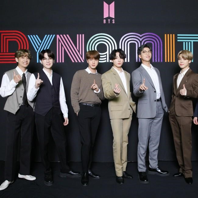 Después de alcanzar la lista de Billboard, coloso del K-pop BTS mira a los Grammy con “Dynamite”