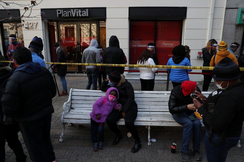 Economía chilena suavizaría caída en 2020 tras fuerte impacto de pandemia: Banco Central