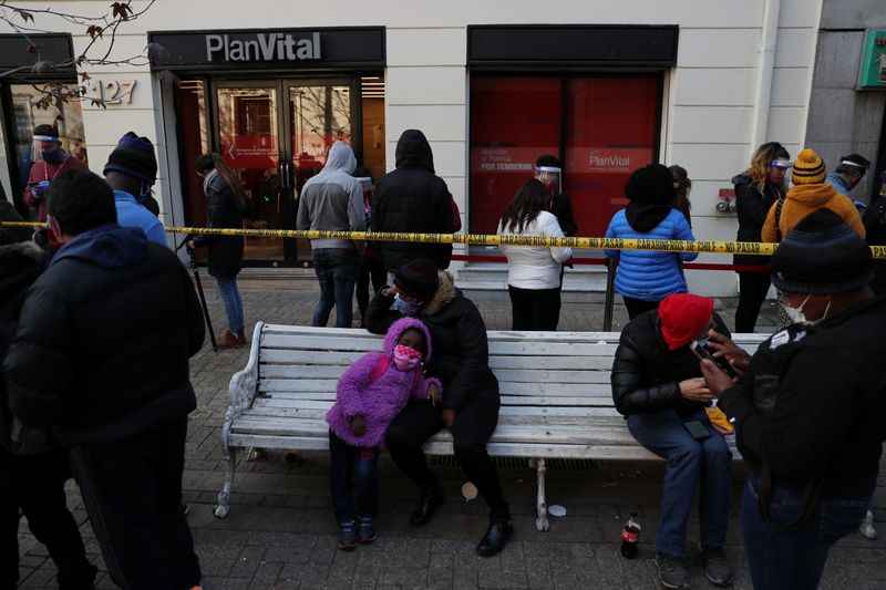 Banco Central de Chile recorta previsión de caída de economía en medio de pandemia