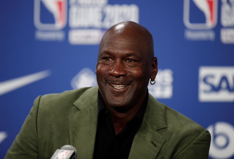 Michael Jordan compra participación en sitio de apuestas DraftKings; acciones suben 6%