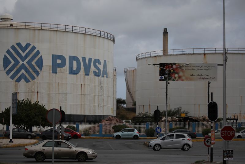 CORREGIDO OFICIAL-PDVSA y Eni sopesan opciones para transferir petróleo de instalación inactiva