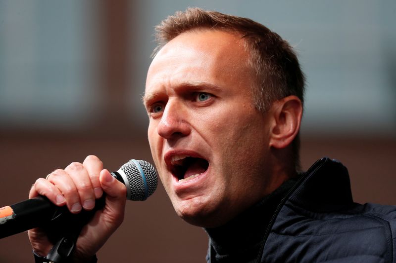 La UE cree necesario investigar el caso Navalny antes de imponer más sanciones a Rusia