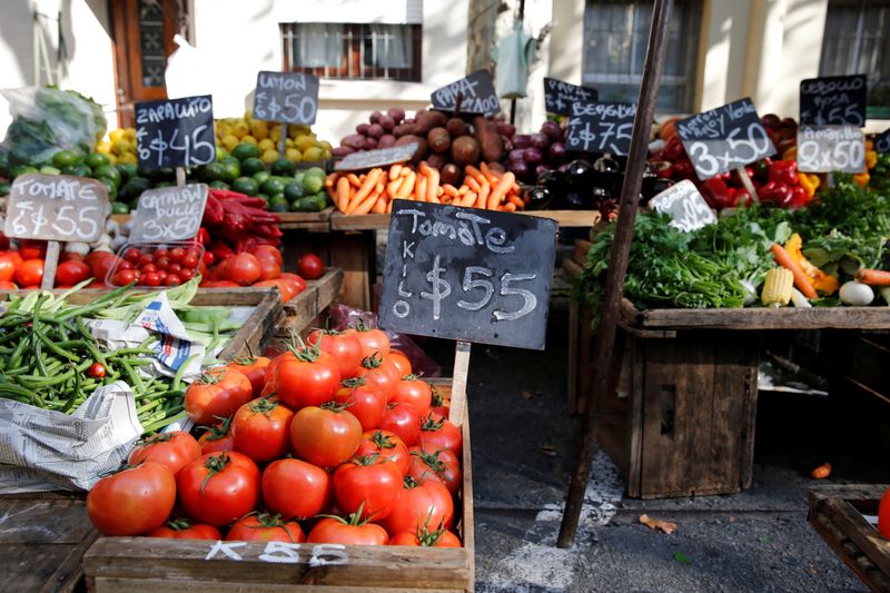 Precios minoristas de Uruguay suben 0,57% en agosto: ente de estadísticas