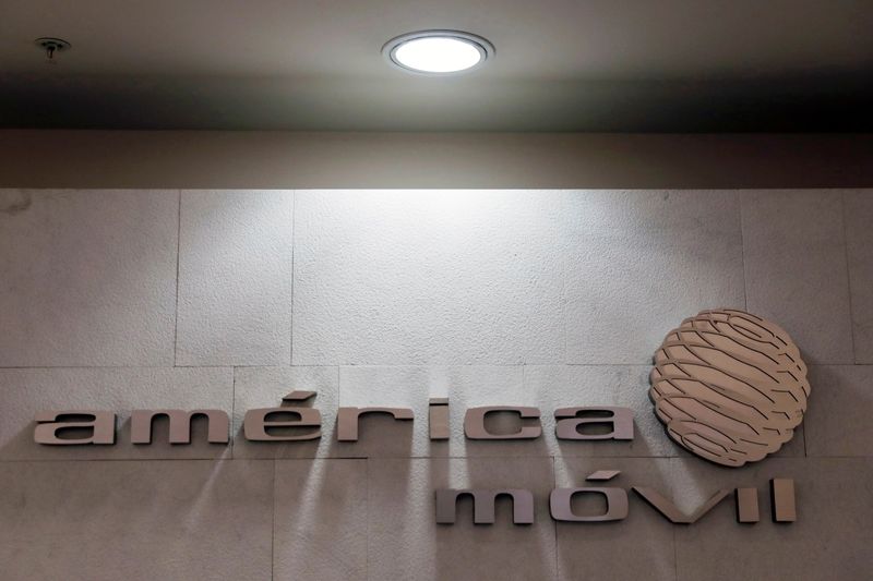 Mexicana América Móvil descarta acuerdo para comprar Telefónica Móviles de El Salvador: comunicado