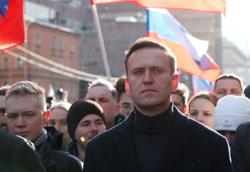 RESUMEN-UE cree necesario investigar caso Navalny antes de imponer más sanciones a Rusia