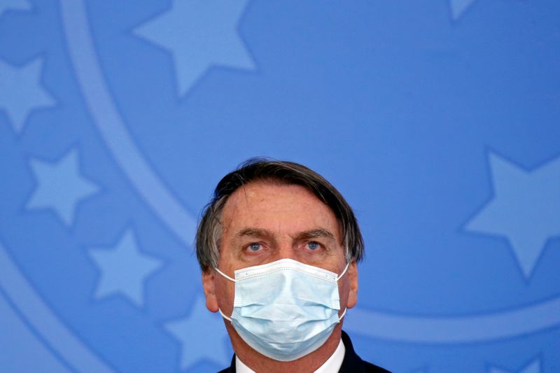 Bolsonaro dice que las vacunas para el COVID-19 no serán obligatorias en Brasil