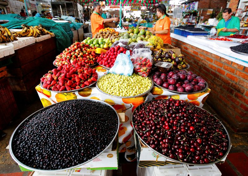 Precios al consumidor en Colombia bajan marginalmente en agosto