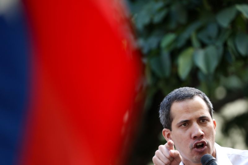 Trabajadores de la salud reciben primer bono con cuentas congeladas en EEUU: Guaidó