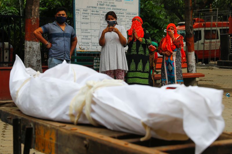 India registra mayor cifra de muertos por coronavirus en más de un mes