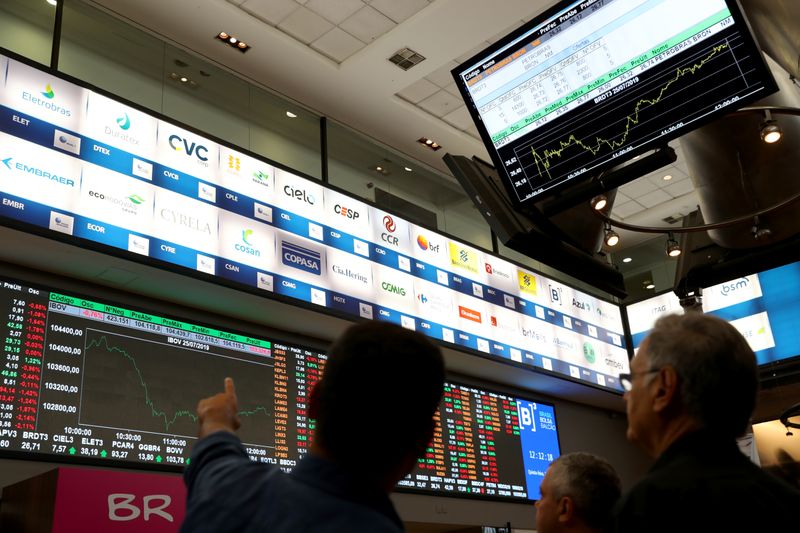 Bolsa de Brasil cae tras nuevo declive en Wall St y descenso del petróleo