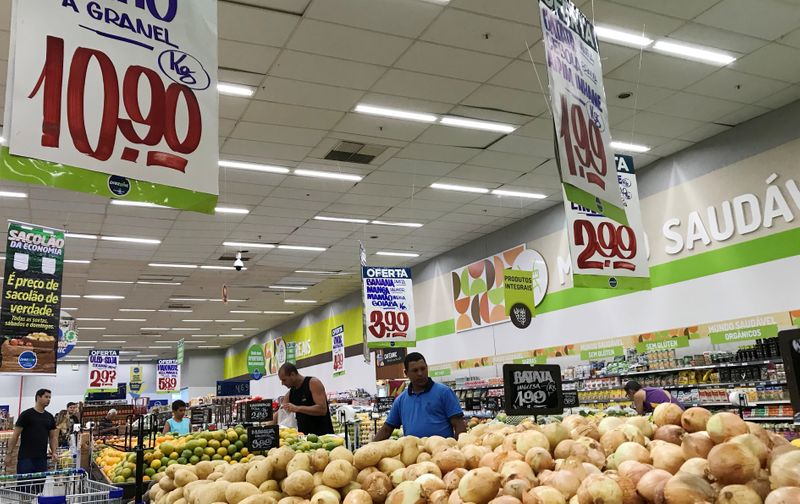 Inflación Brasil se acelera en agosto por alimentos y combustibles