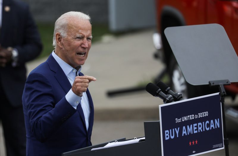 Citando un nuevo libro, Biden acusa a Trump de traicionar a los estadounidenses sobre el coronavirus