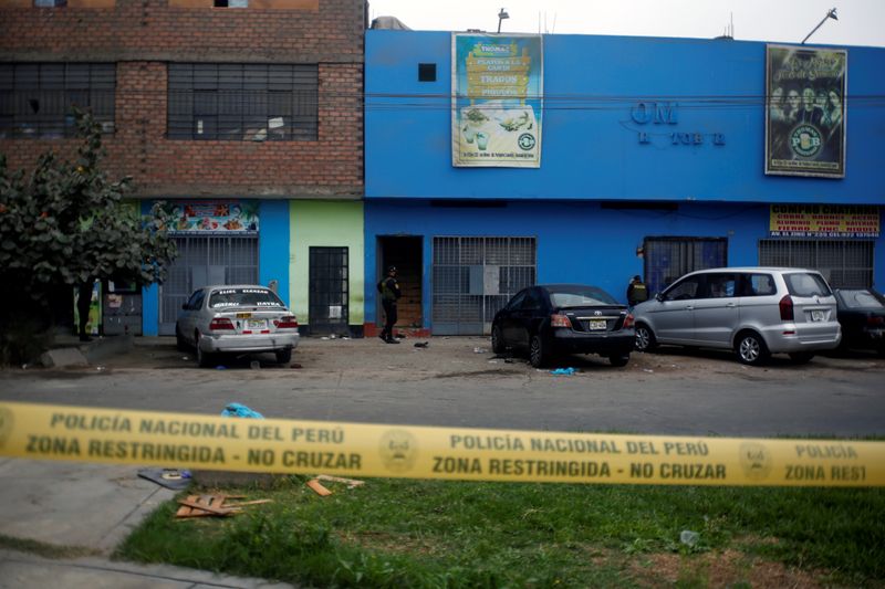 Perú cambia a ministro del Interior tras intervención a discoteca que dejó 13 muertos