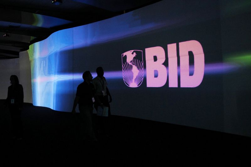 Argentina dice que se abstendrá de votar en elección de presidente del BID