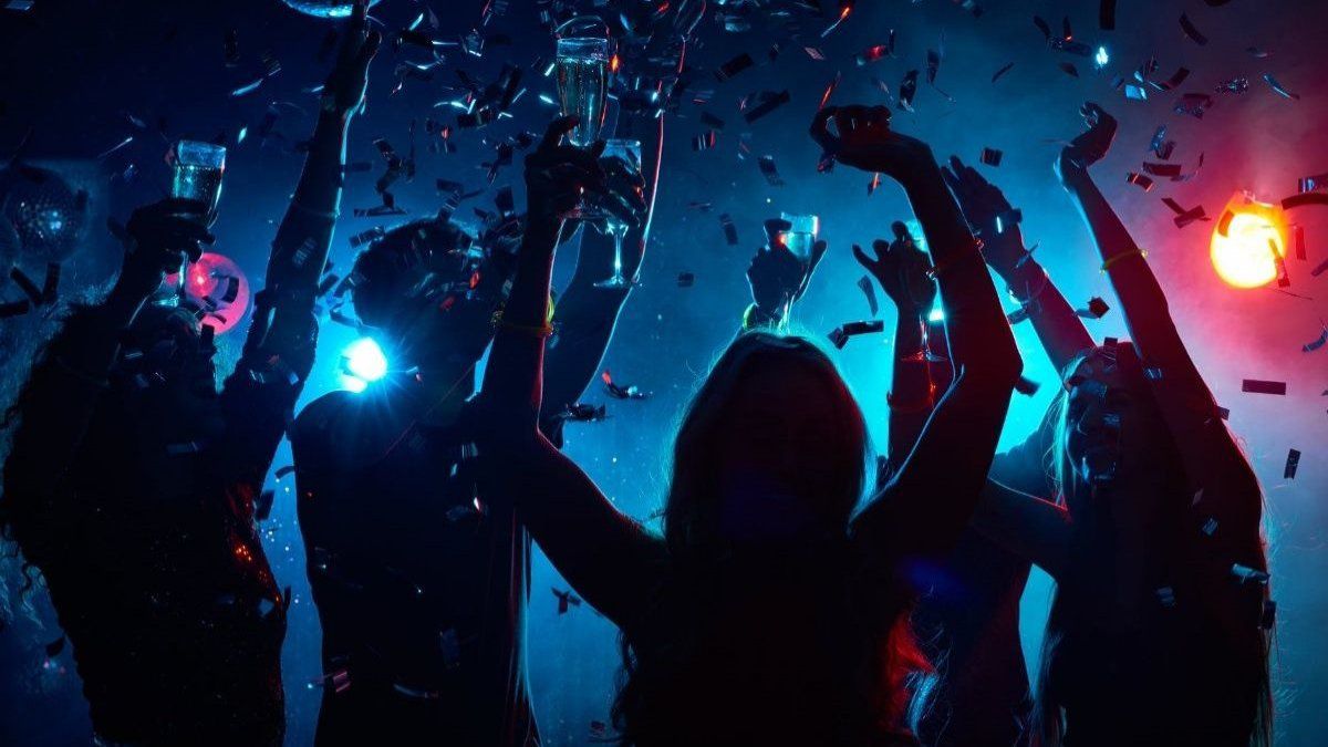 Preparan Decreto para evitar fiestas en casas