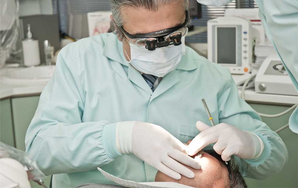 Caída de dientes, nueva secuela en pacientes recuperados de COVID-19: NYT