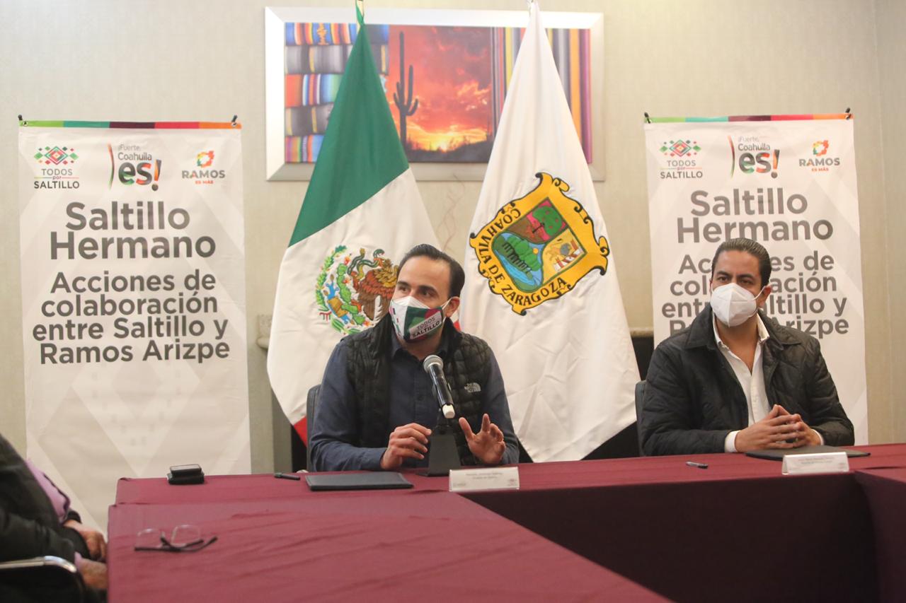 Firman Manolo y Chema Morales convenio Saltillo Hermano