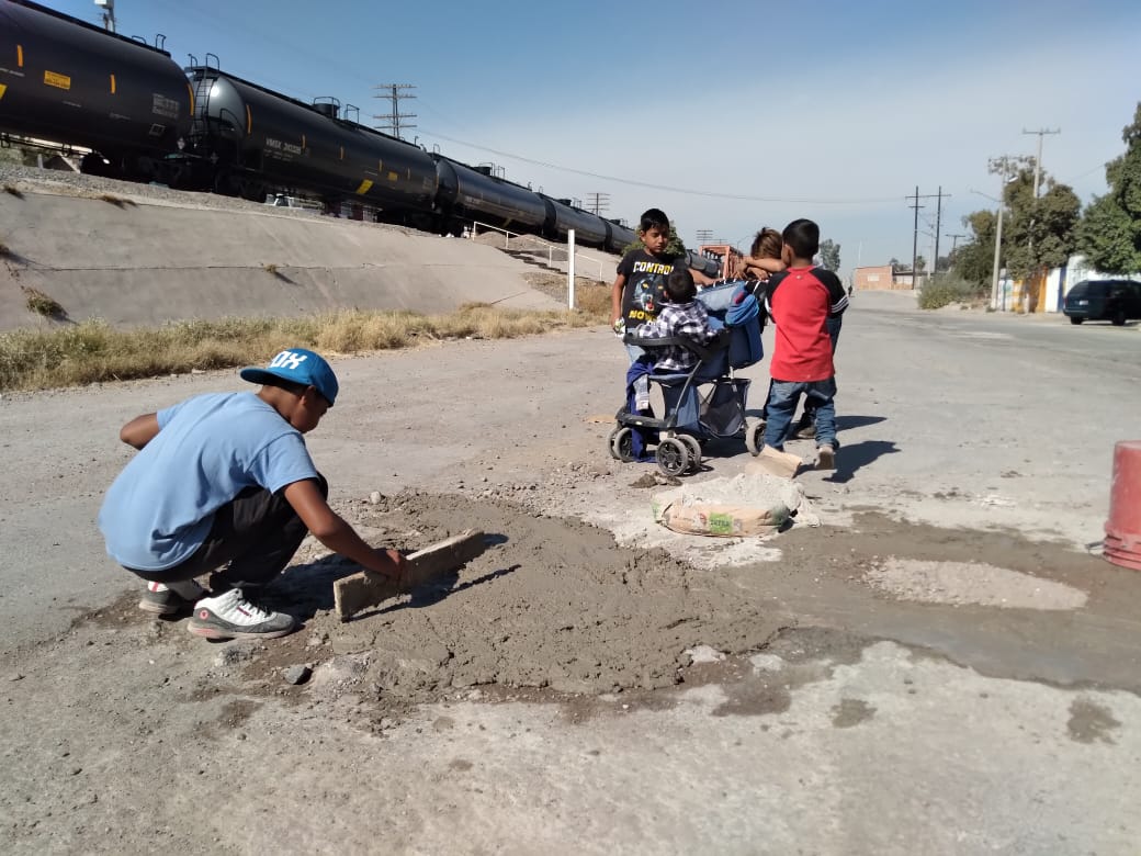 Jóvenes “le hacen la chamba” a Zermeño