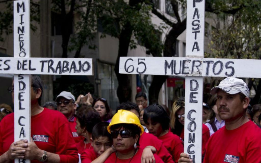 Viudas de Pasta de Conchos reciben navidad adelantada