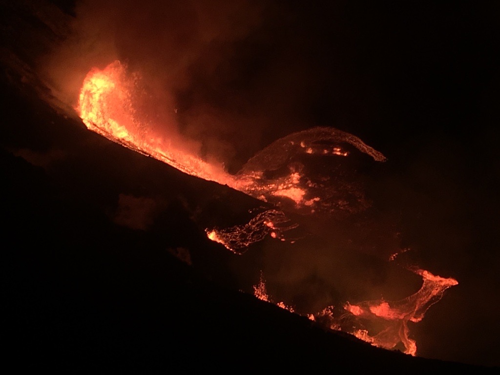 Hace erupción volcán Kilauea, en Hawái