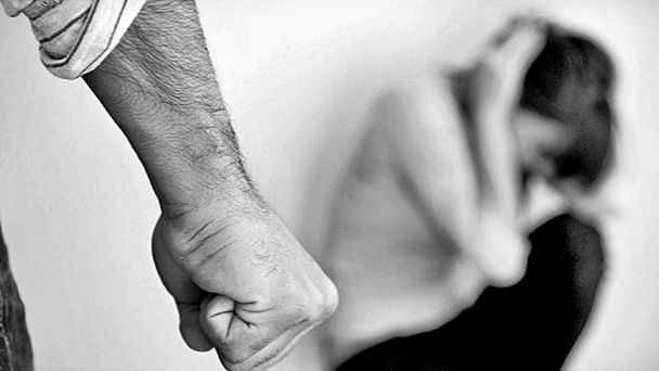 Hombre golpea a mujer en restaurante de Saltillo