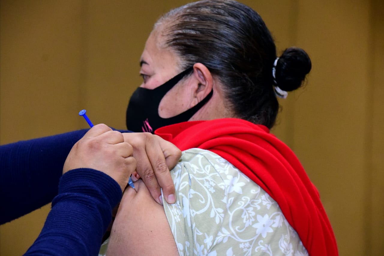 REALIZA COAHUILA CAMPAÑA DE VACUNACIÓN CONTRA LA INFLUENZA EN PERSONAL VULNERABLE DE HOTELES Y RESTAURANTES