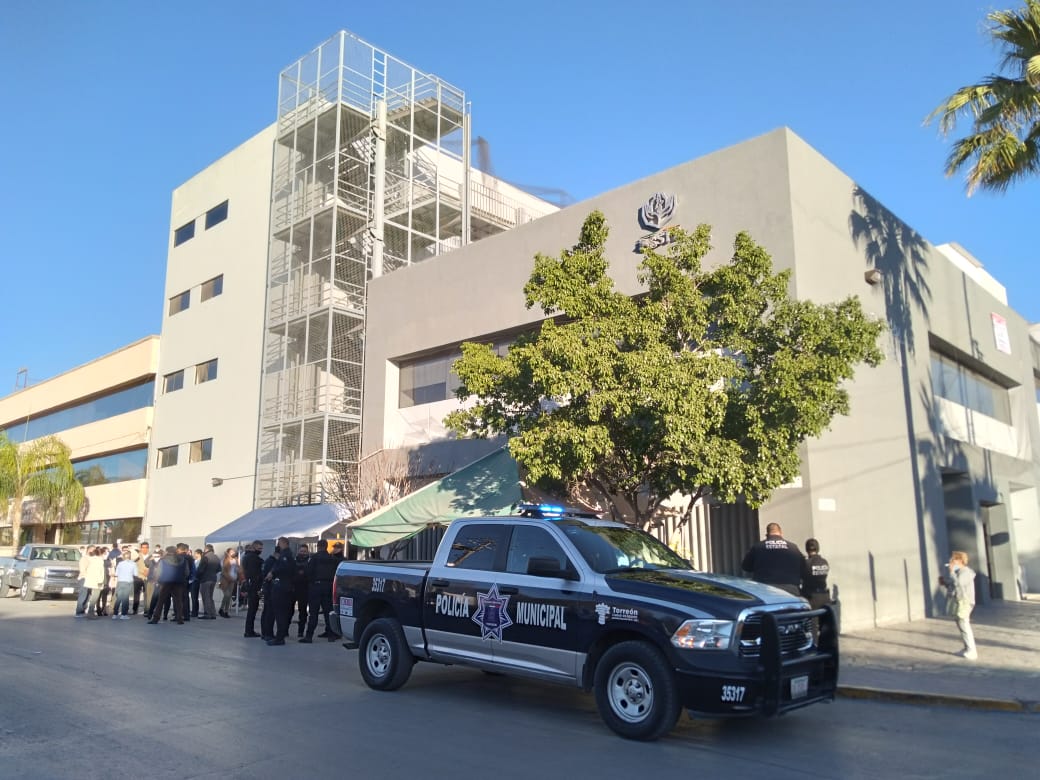 Exigen destitución del director del ISSSTE en Torreón