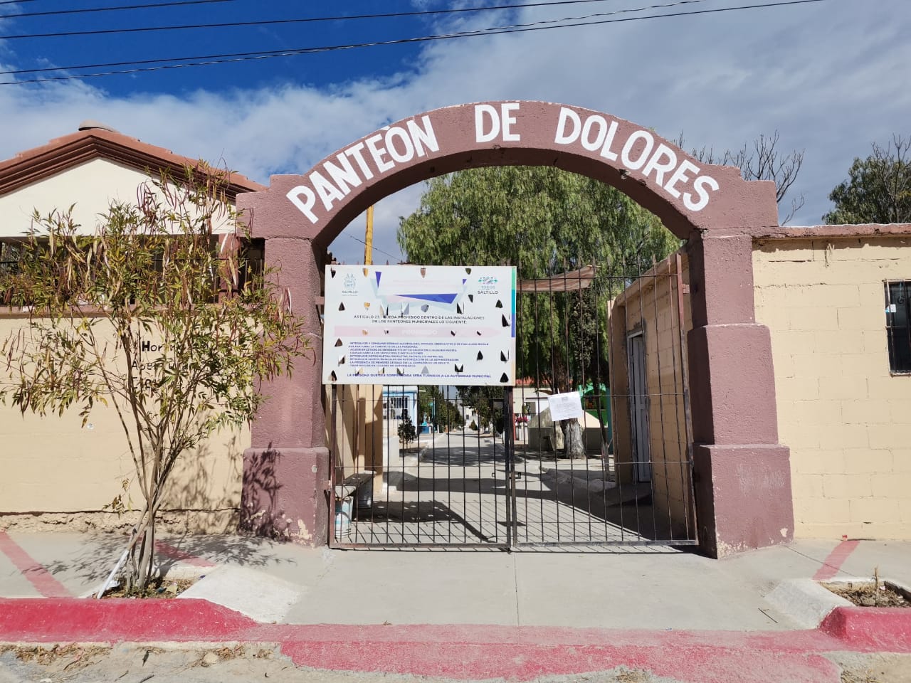 Cierran panteones e iglesias en Saltillo