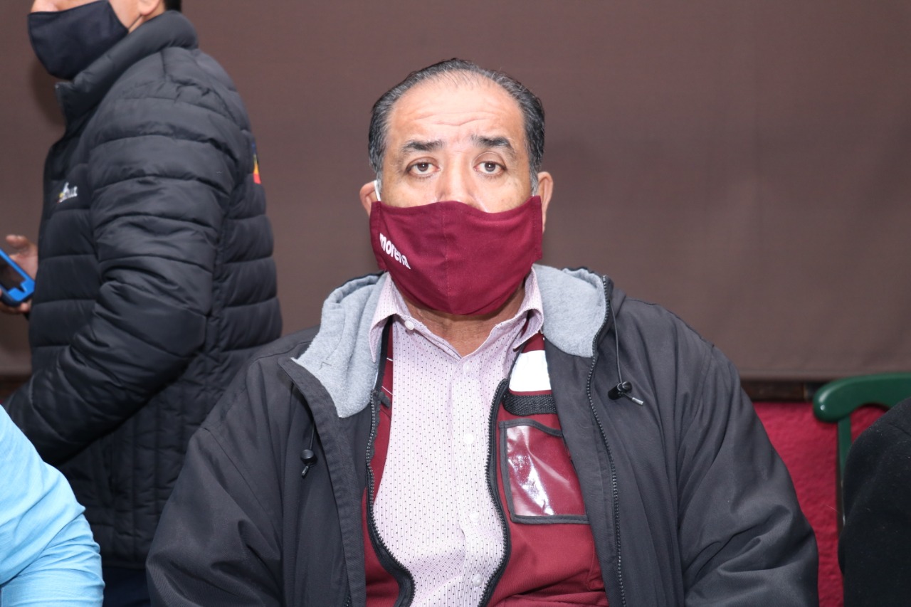 Calla diputado morenista sobre si recibirá segunda vacuna anticovid