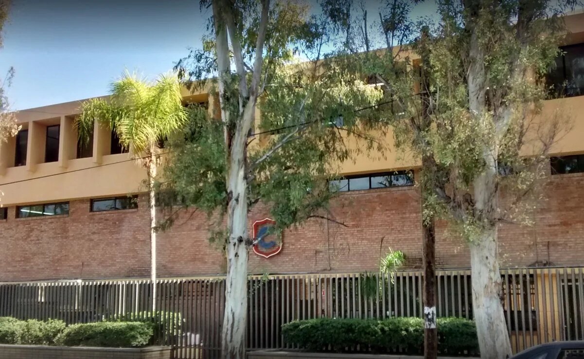 Liberan a abuelo del niño que asesinó a maestra en Torreón