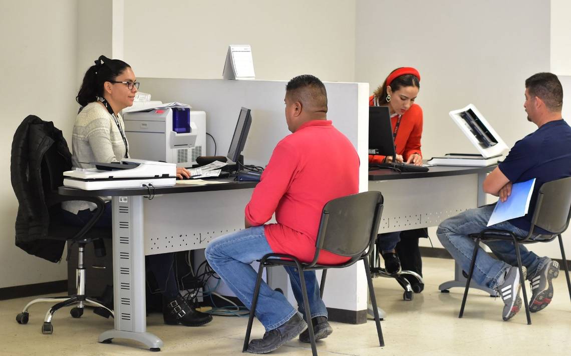 Viven coahuilenses un viacrucis para obtener la licencia de conducir