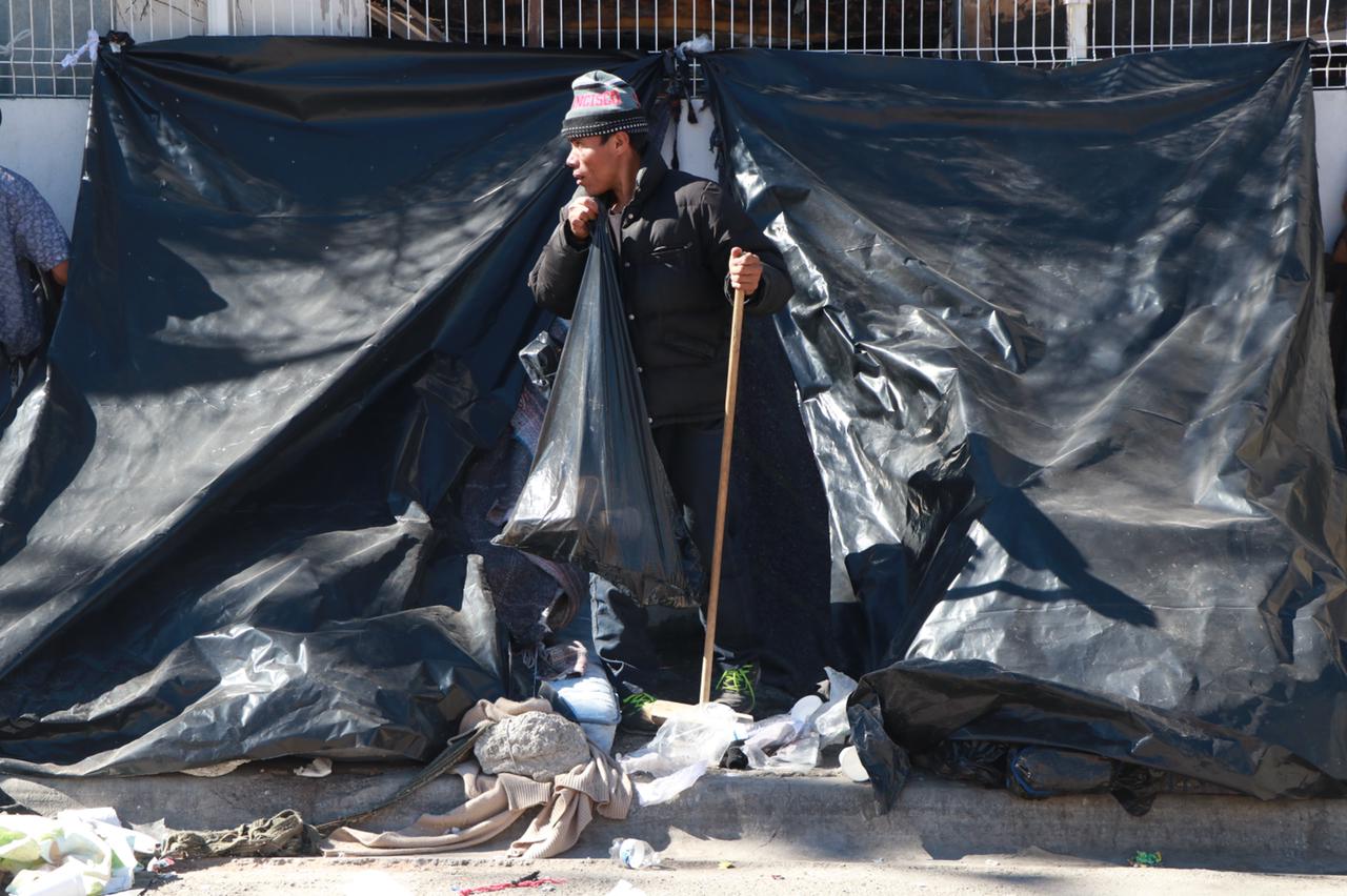Desaloja campamento solo una parte de migrantes