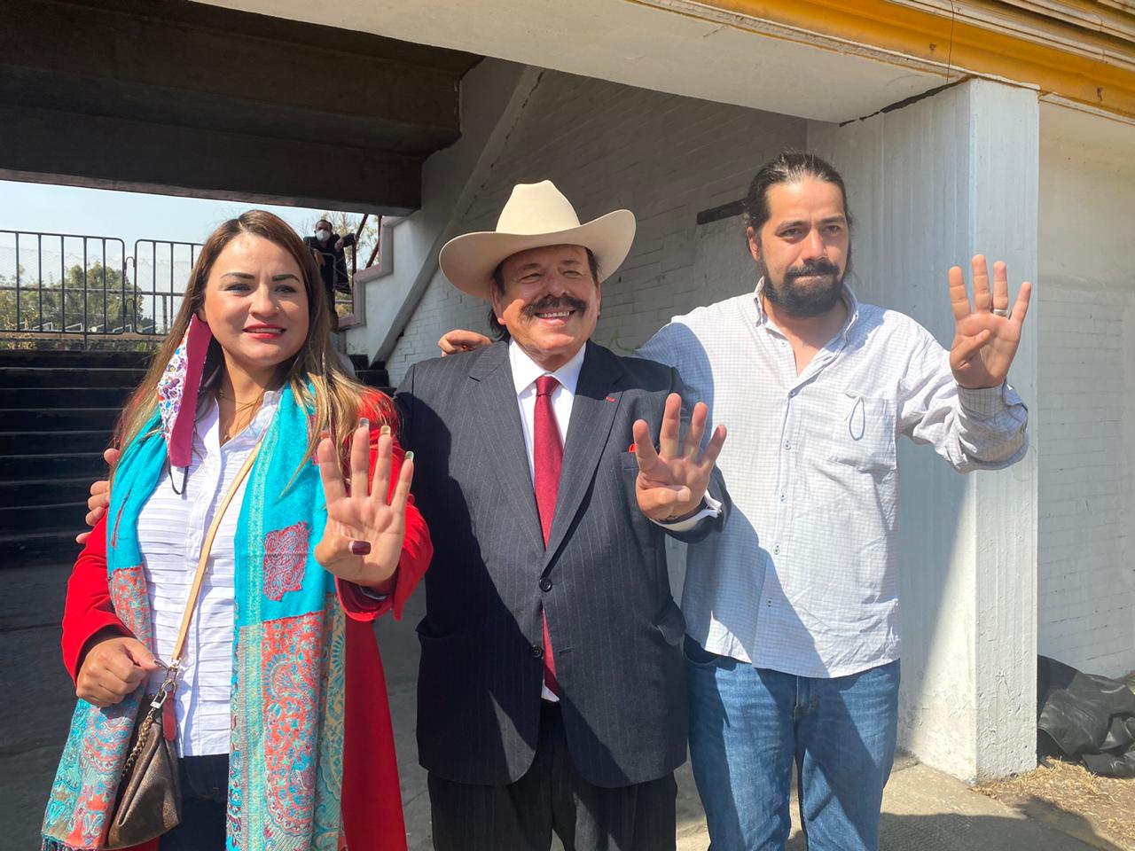 Se registran como Precandidatos a Diputados Federales