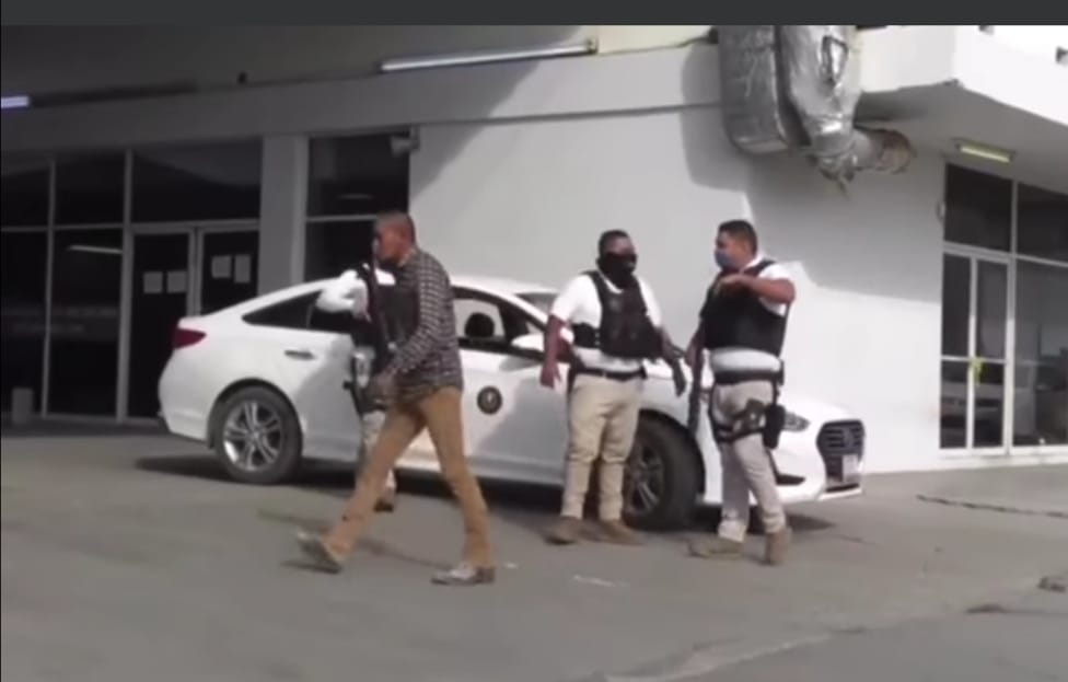 Caen víctimas de secuestro virtual; los despojan de 150 mil pesos