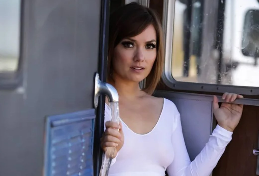 Dejó la religión para ser stripper
