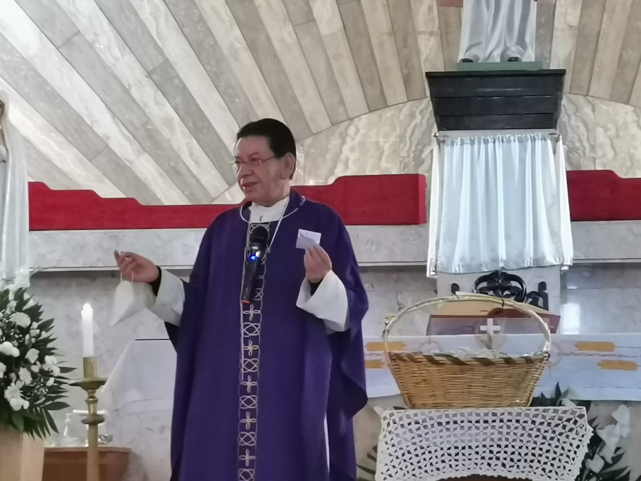 Inicia la cuaresma con ceniza bendita para llevar