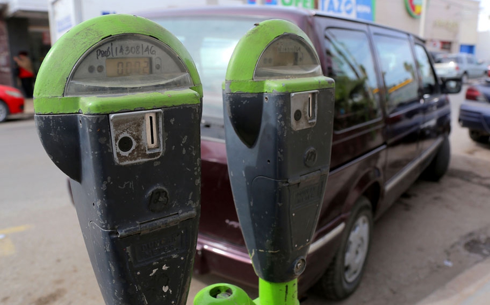 Suspende Implan instalación de parquímetros inteligentes