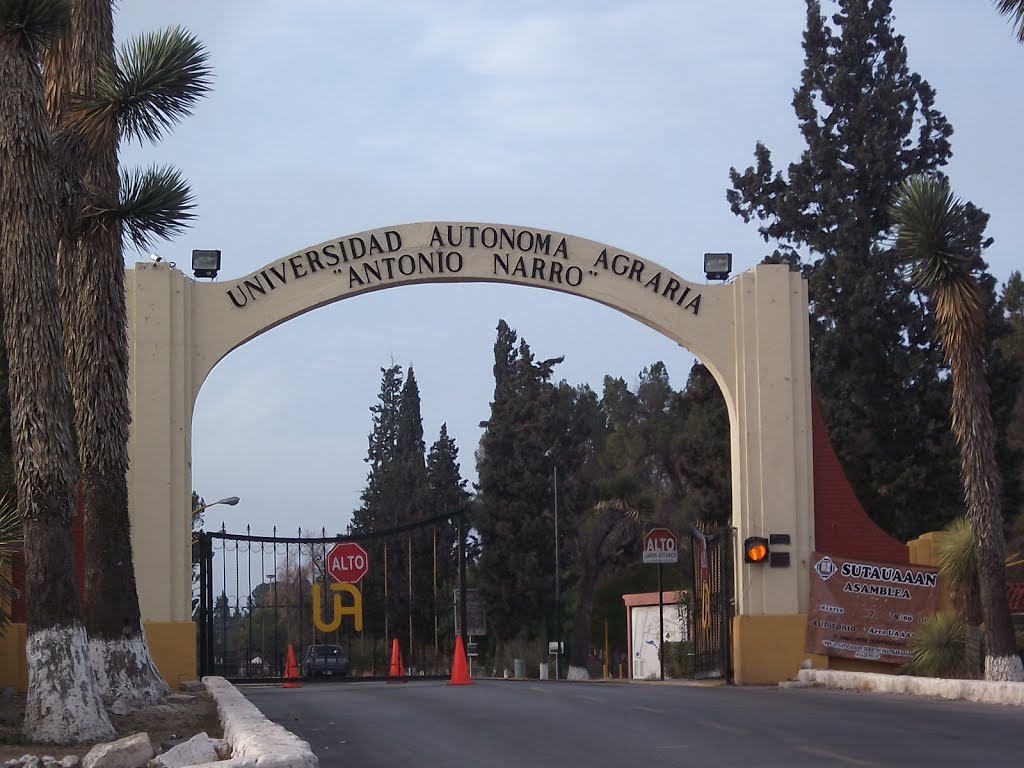 Amagan con irse a huelga en la Narro